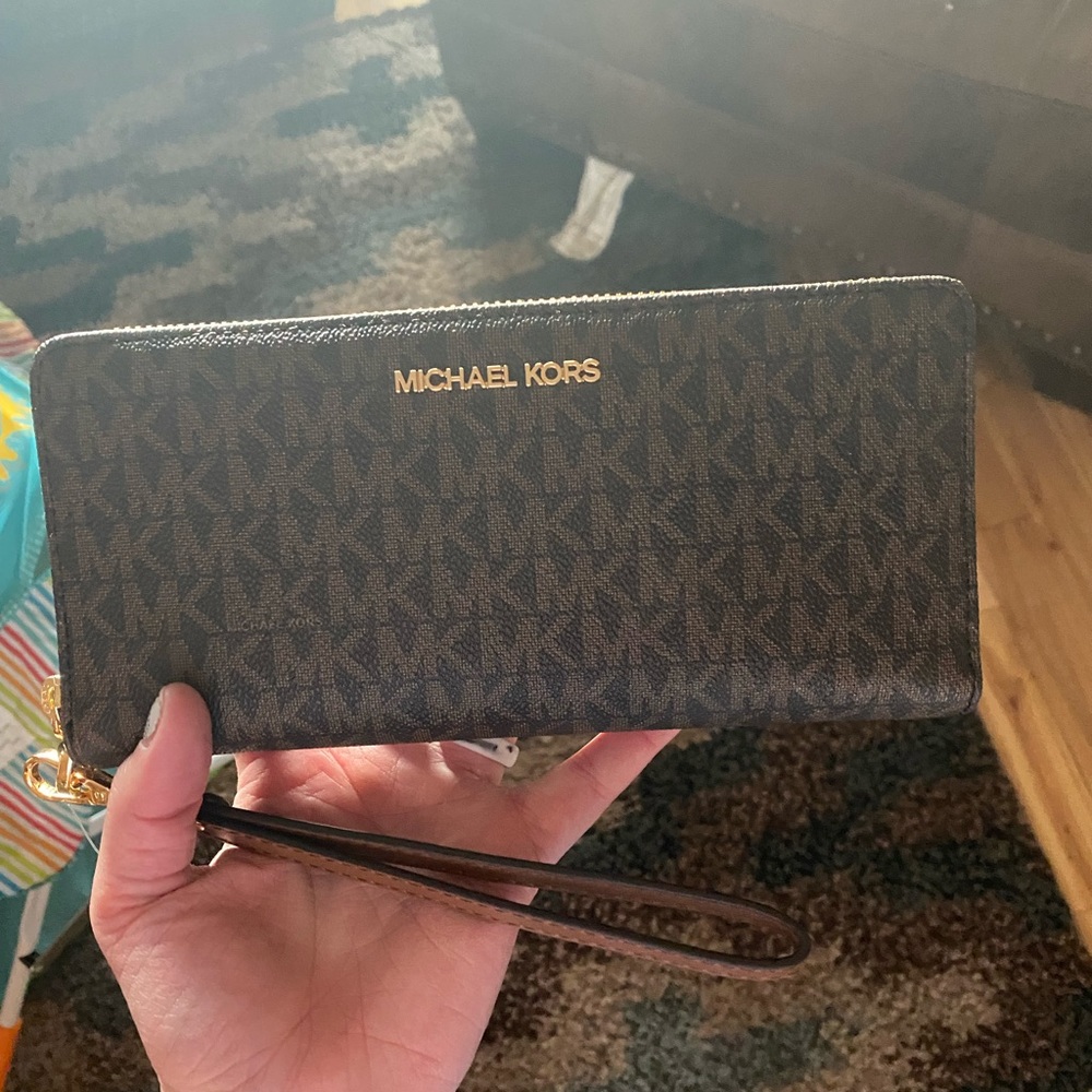 Brand new Michael Kors wallet